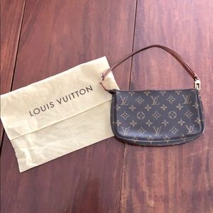 Louis Vuitton Pouchette